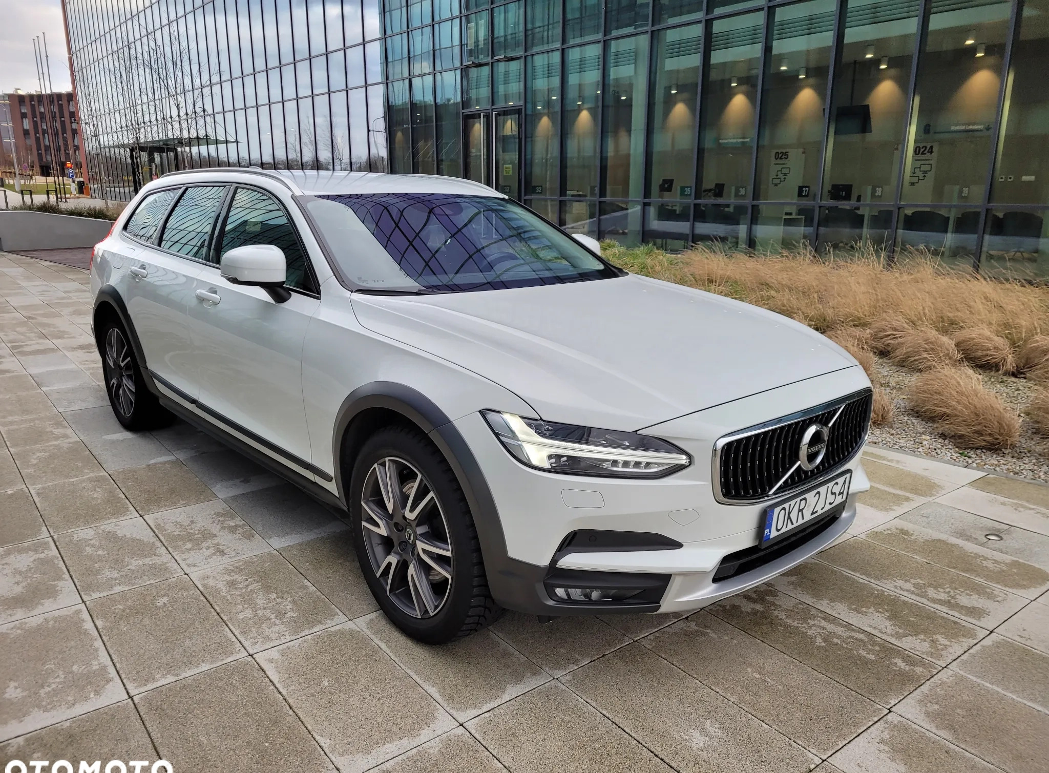 Volvo V90 Cross Country cena 129900 przebieg: 182000, rok produkcji 2020 z Zdzieszowice małe 704
